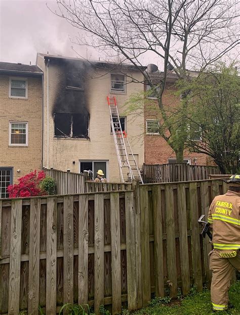 Person dies after Fairfax County townhouse fire in Centreville.